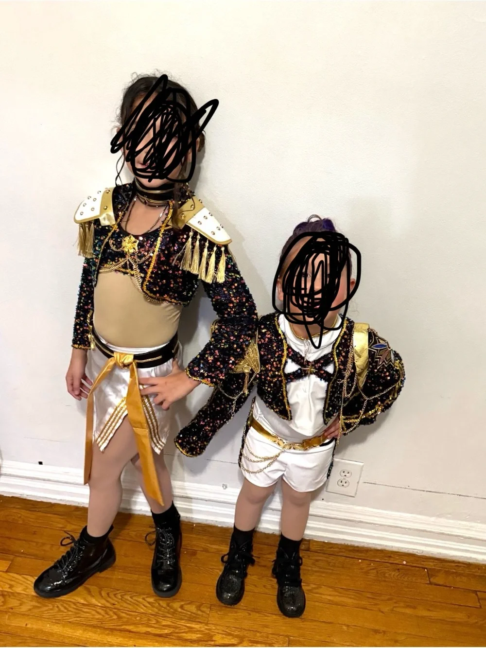 Huntrix size 4 costume